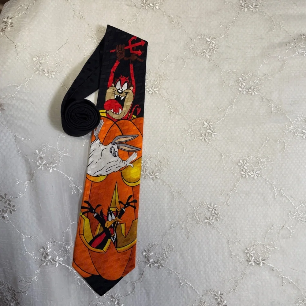 vintage 1996 looney tunes halloween silk tie – tasmanian devil, bugs bunny
